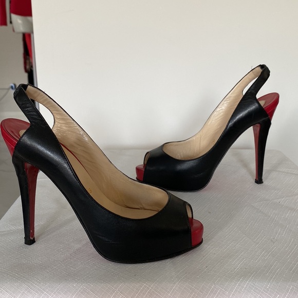 Peeped toe sling back 4.5”Christan Louboutin. Black leather EU35.5. - Picture 3 of 6